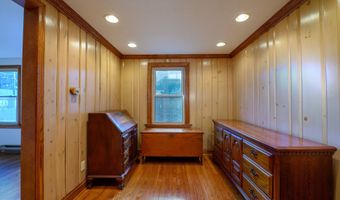 975 Wolf Hill Rd, Cheshire, CT 06410