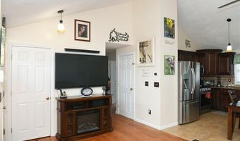 9 Mallory Ct, Cranston, RI 02910
