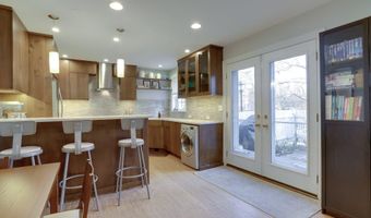 2906 13TH St S 6-1, Arlington, VA 22204