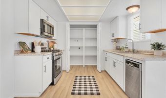 10548 Tecopa Rd, Apple Valley, CA 92308