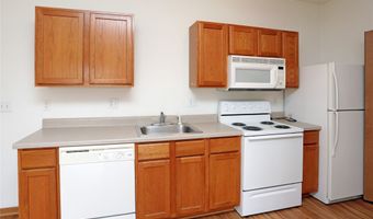 1210 Walton Dr, Ames, IA 50014
