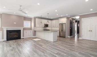 23 MIDDLEBERRY Ln, East Greenwich, RI 02818