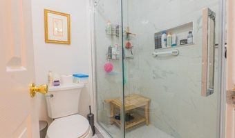 81 Park Ave 605, Danbury, CT 06810