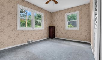 73 Locker St, Beachwood, NJ 08722