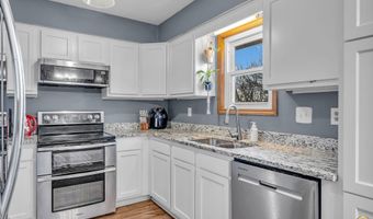 320 Harrison Ct, Auburn, KS 66402