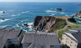 1305 MOORE St 402, Brookings, OR 97415