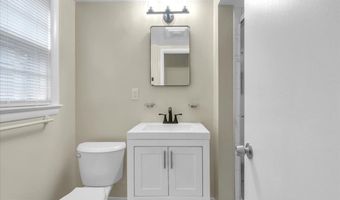 664 GREENBRIER St, Arlington, VA 22204