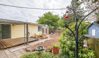 3800 Mountain View Dr SE 33, Albany, OR 97322