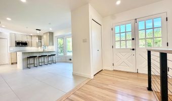 17821 POND Rd, Ashton, MD 20861