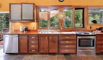 1073 Nanihoku Pl, Haiku, HI 96708