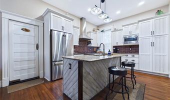 1715 Liberty St, Alton, IL 62002