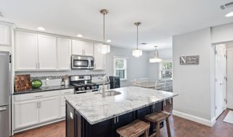 609 Main St, Bayville, NJ 08721