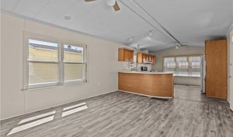 92 Bayview Pkwy, Middletown, RI 02842
