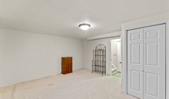 12 Boulevard Dr 21-130, Danbury, CT 06810