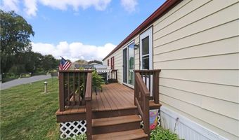 56 Bayview Pkwy, Middletown, RI 02842