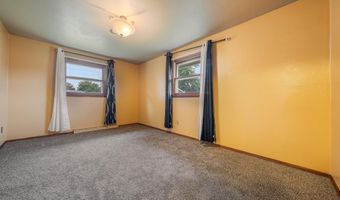 2725 S JACKSON St, Appleton, WI 54915