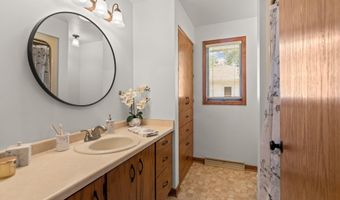 3300 N LAWE St, Appleton, WI 54911