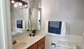 1217 S Old Wilke Rd 201, Arlington Heights, IL 60005
