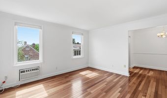 906 S WASHINGTON St S 307, Alexandria, VA 22314