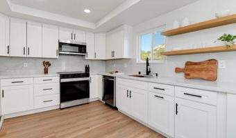 9830 Lyncarol Dr, La Mesa, CA 91941