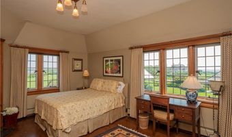 57 Ledge Rd 2, Newport, RI 02840