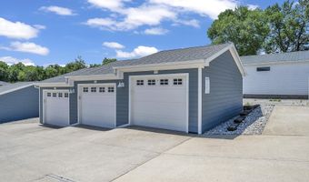 179 Broadway Street E B8, Arnolds Park, IA 51331