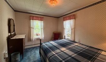 10 Palm St, Baileyville, ME 04694