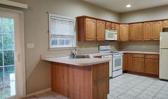 326 WILLIAMS St 302, Berlin, MD 21811