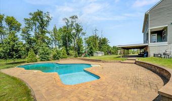 35 Gina Dr, Allentown, NJ 08501