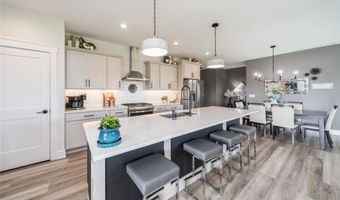 2333 Stonewood Ct SW, Altoona, IA 50009