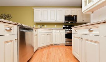 2 Candleberry Ct 2, Bourne, MA 02532