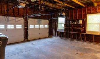 9 Cannon St, Cranston, RI 02920