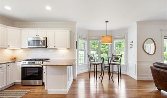 23 South St, Barrington, RI 02806