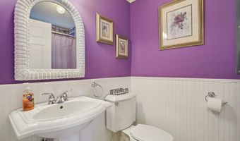 71 Top Sail Ct, Bayville, NJ 08721