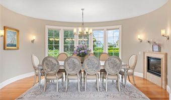 41 Castle Hill Ave, Newport, RI 02840