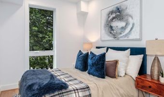 2601 30TH St NE 11, Washington, DC 20018
