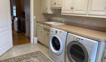 3475 Torrey Pines Dr, Akron, OH 44333