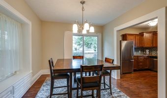 77 Devonshire Dr, Akron, OH 44312