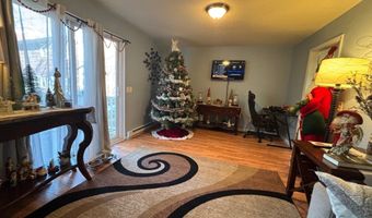 6 Irving Pl, Danbury, CT 06810