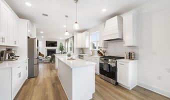 5 Melinda Ct, Bayville, NJ 08721