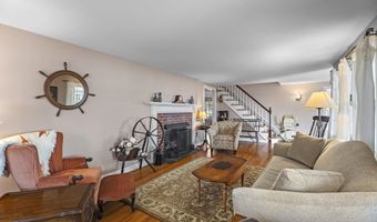 37 Seaview Ave, Branford, CT 06405
