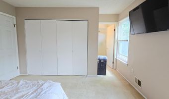 1 Lafayette Ct, Barnegat, NJ 08005