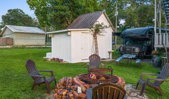 1748 Georgia St, Alford, FL 32420