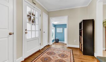 6020 BROAD St, Bethesda, MD 20816