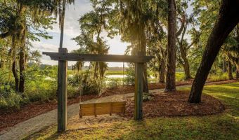 2 Creeks End Ln, Beaufort, SC 29902