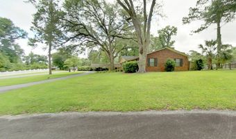 1402 Pineland Dr, Bainbridge, GA 39819