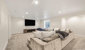 928 N Greenwillow Ln, Ammon, ID 83401