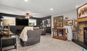 904 S Patrician Ct, Brandon, SD 57055