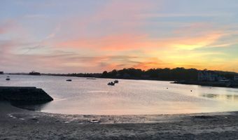 523 Leetes Island Rd, Branford, CT 06405