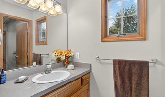 5061 Sandhill Rd, Almont, MI 48003
